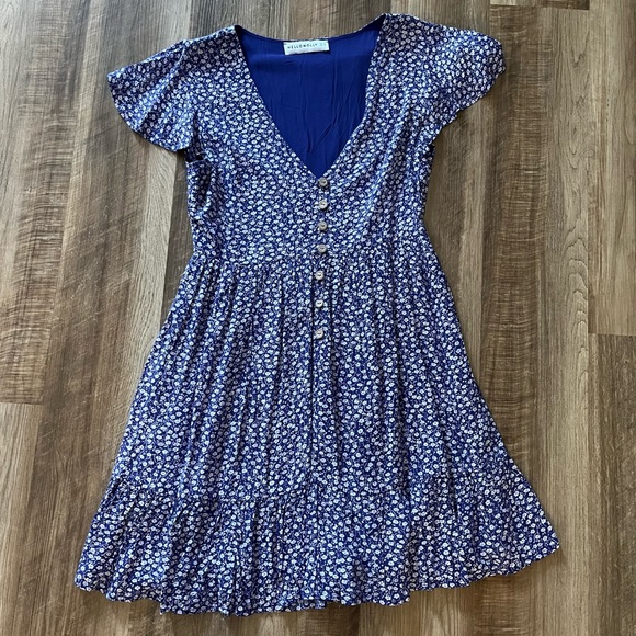 Floral dress with buttons.  Didn’t fit my large bust unfortunately so reposhing - Picture 1 of 2